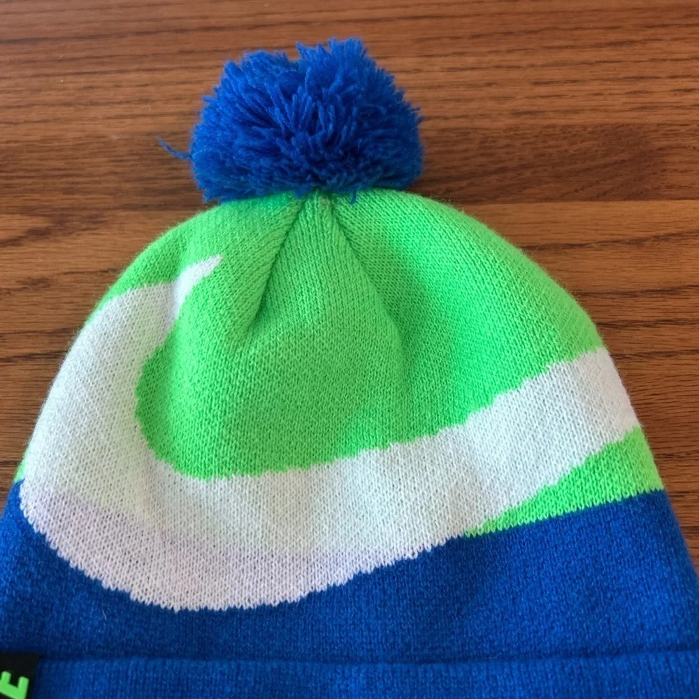 ❤️5 For $20❤️ Nike Knit Youth Beanie Nike Check & a Pom Pom on Top❤️ Size Youth